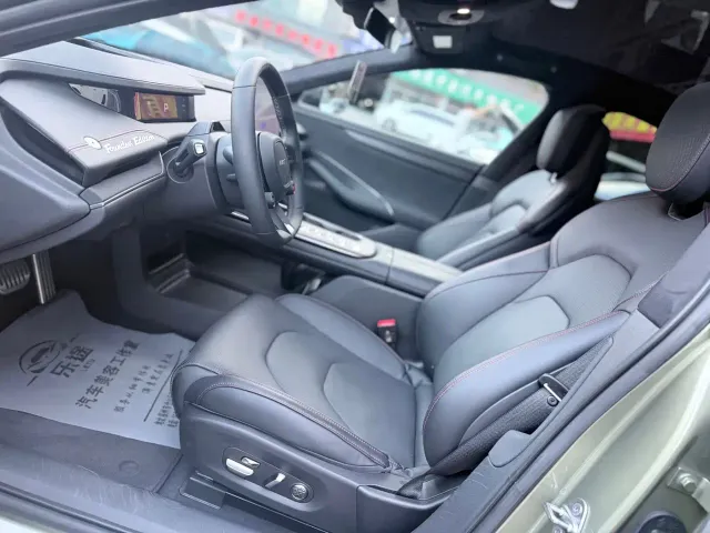 Xiaomi SU7 — Фото автомобиля 7