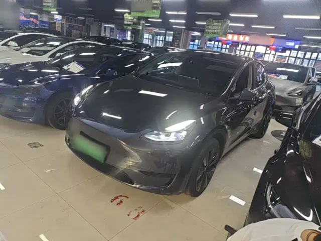 Фотография автомобиля — Tesla Model Y