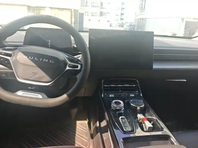 Wuling Starlight — Фото автомобиля 12