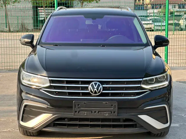 Volkswagen Tiguan L — Фото автомобиля 2
