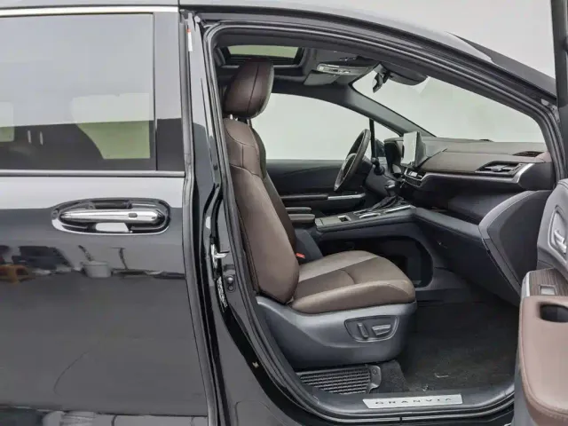 Toyota Granvia — Фото автомобиля 23