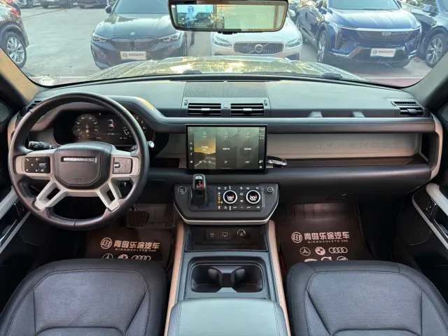 Land Rover Defender — Фото автомобиля 11