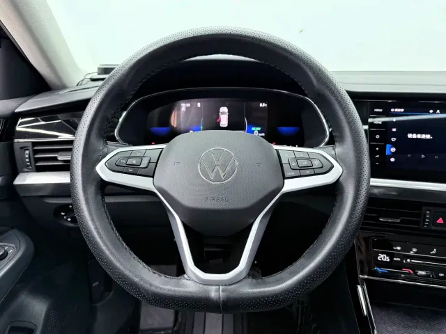 Volkswagen Passat — Фото автомобиля 5