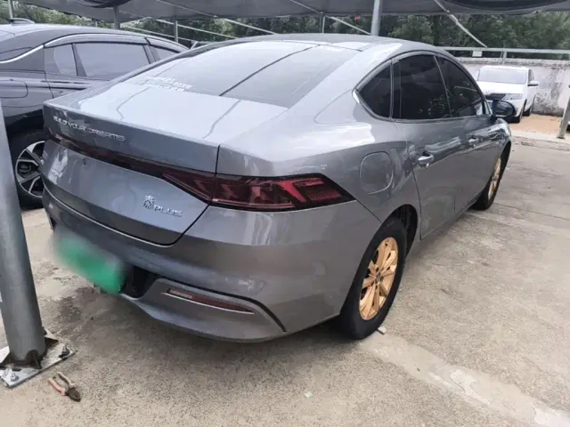BYD Qin PLUS — Фото автомобиля 6