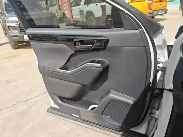 Toyota Highlander — Фото автомобиля 7