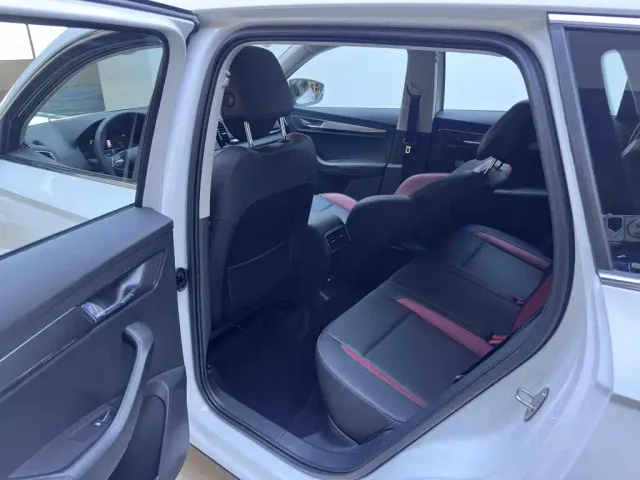 Skoda Karoq — Фото автомобиля 10