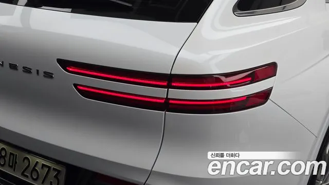 Genesis GV70 — Фото автомобиля 8