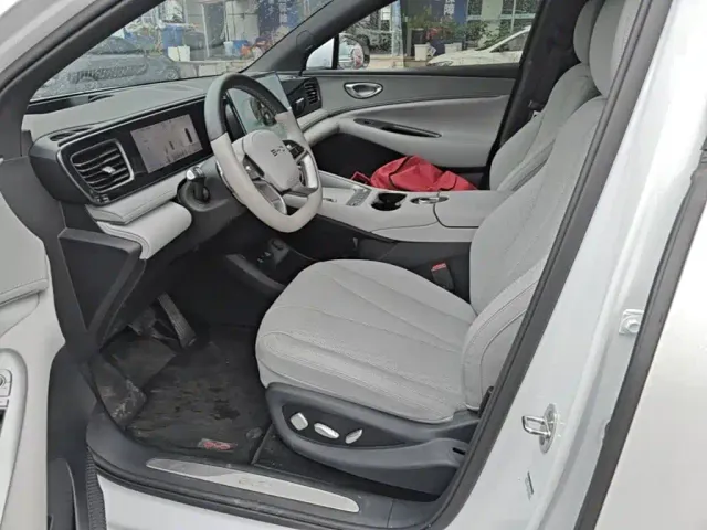 BYD Sealion 06 — Фото автомобиля 14