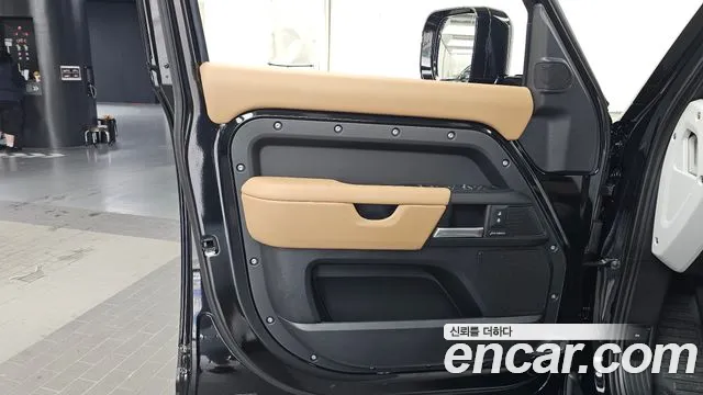 Land Rover Defender Defender (L663) 110 P300 X-Dynamic SE — Фото автомобиля 20