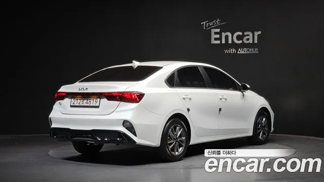 Фотография автомобиля — Kia K3 Generation 2