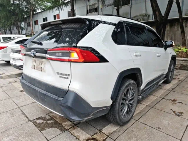 Toyota Wildlander — Фото автомобиля 6
