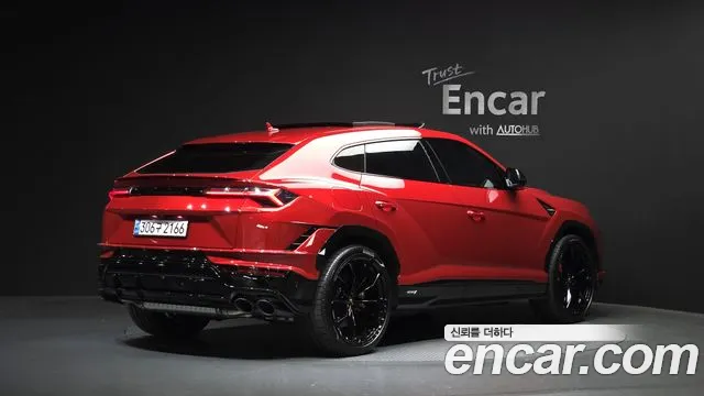 Фотография автомобиля — Lamborghini Urus