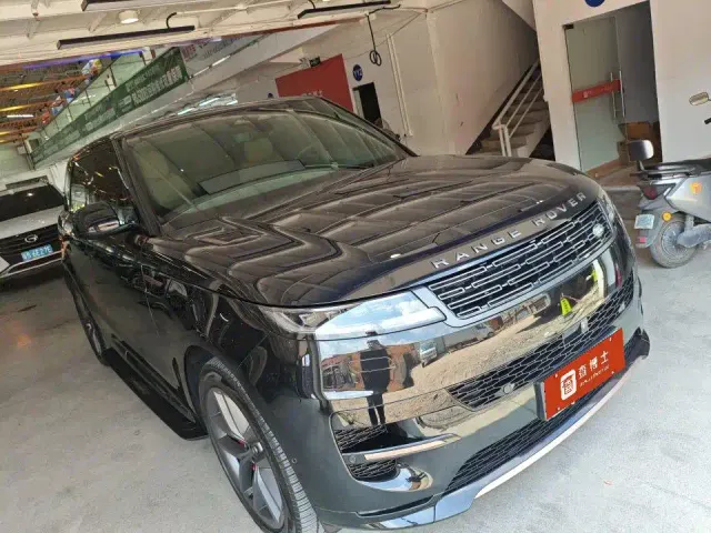 Land Rover Range Rover Sport — Фото автомобиля 2