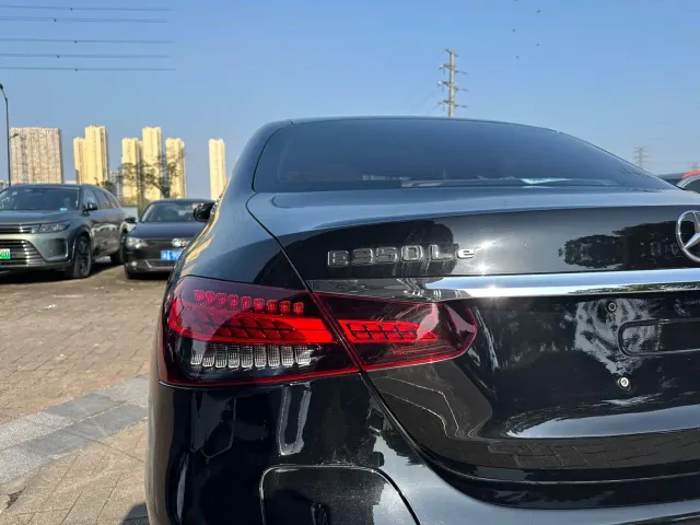 Mercedes-Benz E-Class — Фото автомобиля 8
