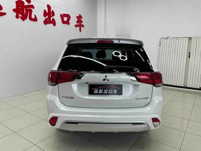 Mitsubishi Outlander — Фото автомобиля 4