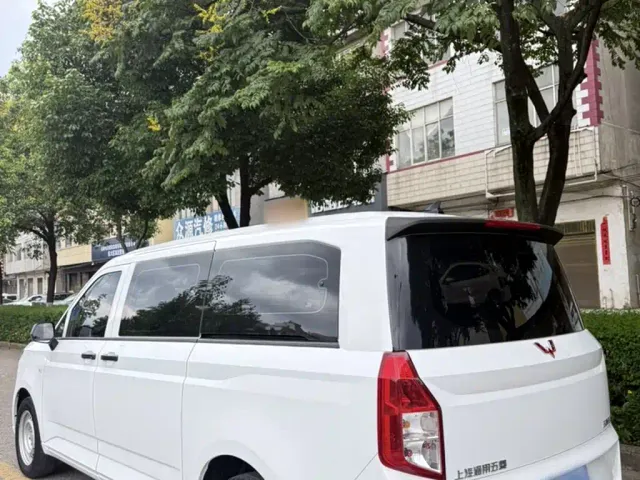 Wuling Zhengcheng — Фото автомобиля 24