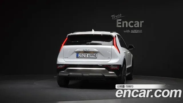 Kia Niro The All New Niro Signature — Фото автомобиля 4