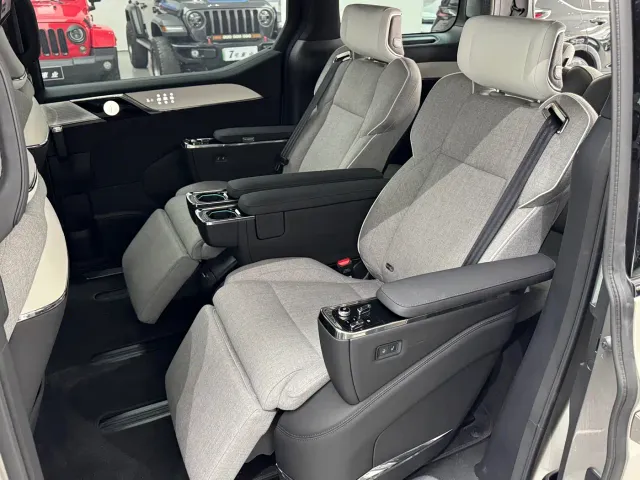 Volvo EM90 — Фото автомобиля 12