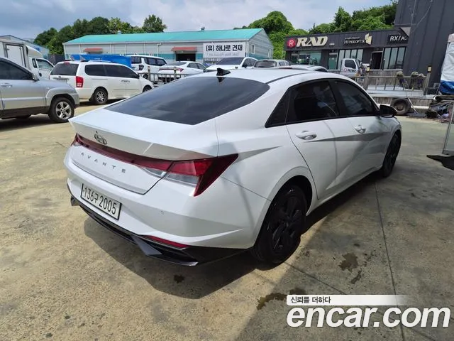 Hyundai AVANTE Avante (CN7) — Фото автомобиля 3