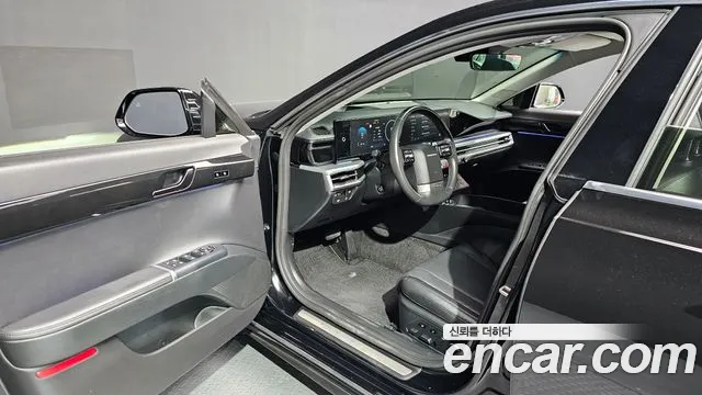 Hyundai Grandeur Grandeur (GN7) 2.5 Бензин 2WD — Фото автомобиля 26