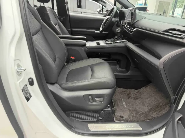 Toyota Sienna — Фото автомобиля 17