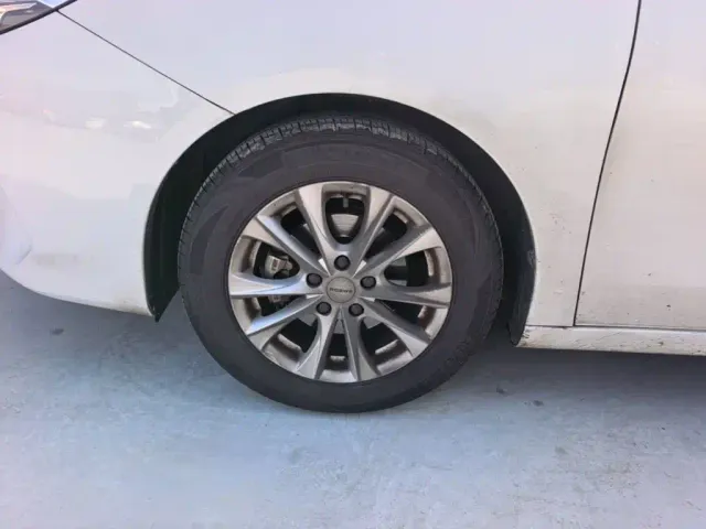 Roewe i5 — Фото автомобиля 22
