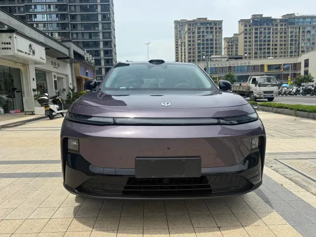 Leapmotor B10 — Фото автомобиля 2