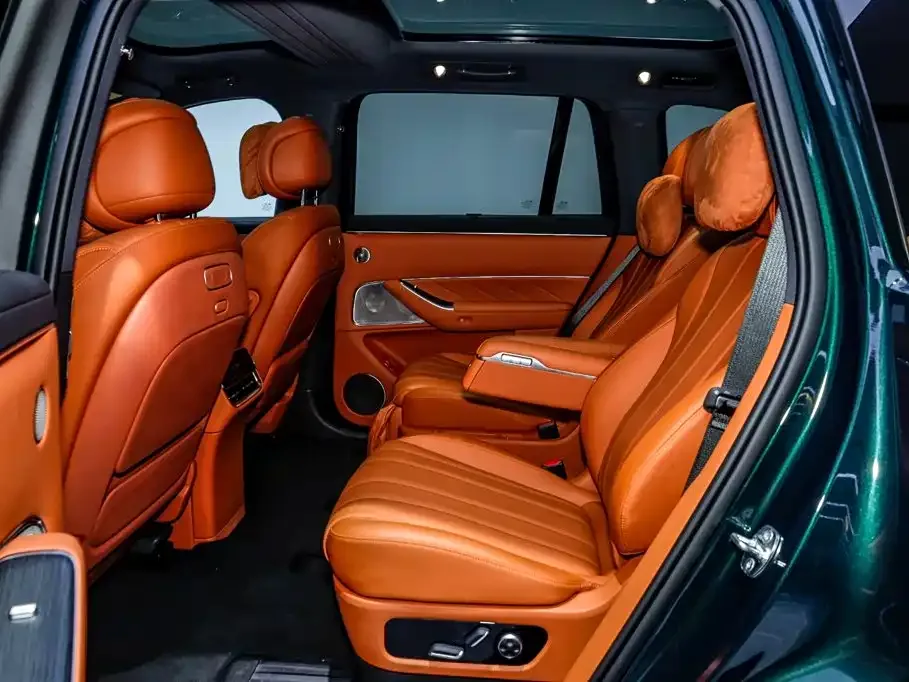 AITO Wenjie AITO M8 2025 Extended Range Ultra 53.4kWh 6-Seater — Фото автомобиля 10