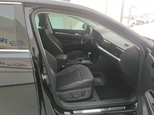 Volkswagen Passat — Фото автомобиля 8