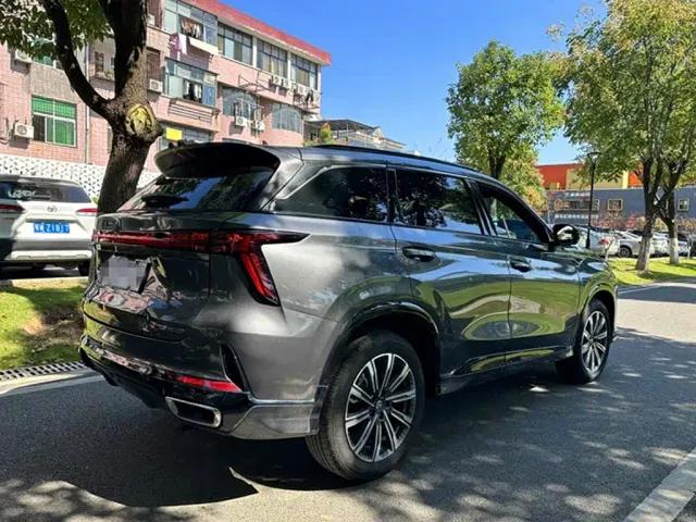 Changan CS75 Plus — Фото автомобиля 4
