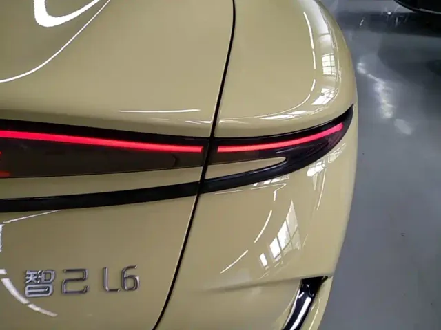 IM Motors L6 — Фото автомобиля 7