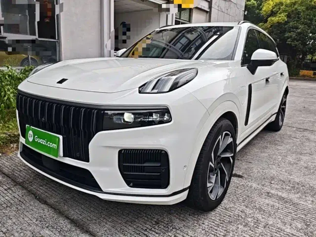 Фотография автомобиля — Lynk & Co 09 EM-P
