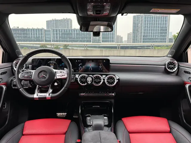 Mercedes-Benz Mercedes-Benz A-Class AMG 2022 AMG A 35 L 4MATIC — Фото автомобиля 11