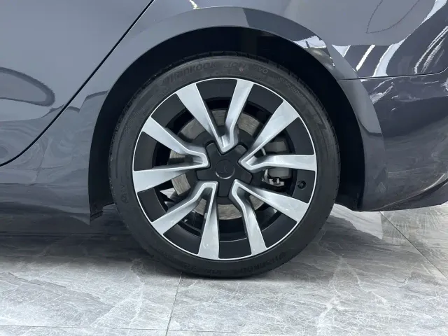 Tesla Model 3 — Фото автомобиля 13
