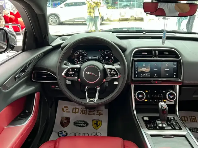 Jaguar XEL — Фото автомобиля 8