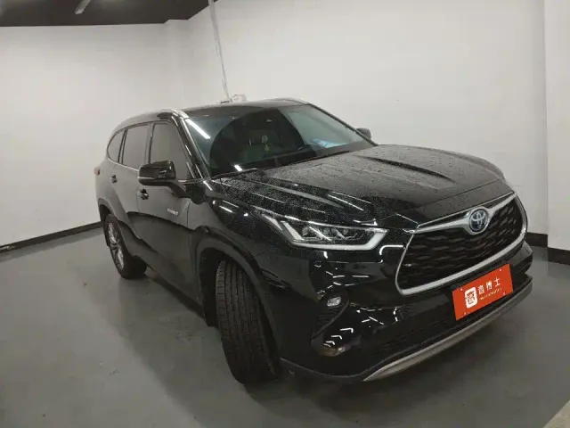 Toyota Highlander — Фото автомобиля 3
