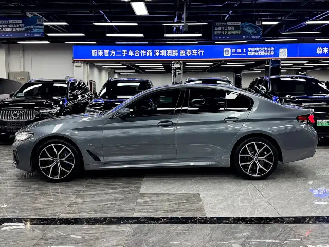 BMW 5 Series — Фото автомобиля 4