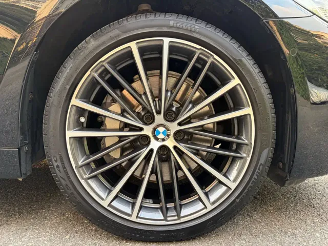 BMW 5 Series — Фото автомобиля 16