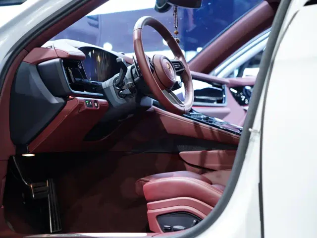 Porsche Panamera — Фото автомобиля 14