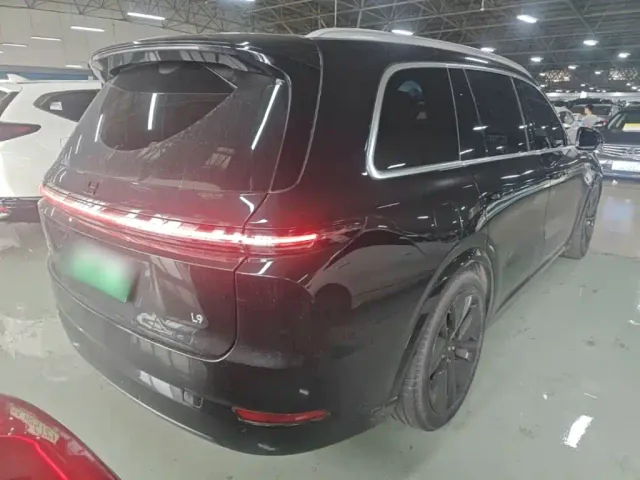Li Auto L9 — Фото автомобиля 4