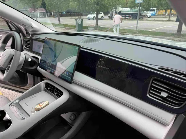 BYD Sealion 06 — Фото автомобиля 28
