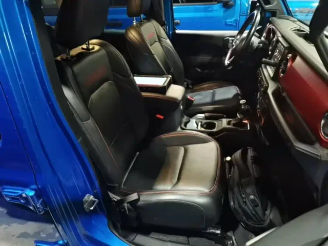 Jeep Wrangler — Фото автомобиля 24