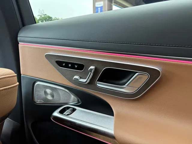 Mercedes-Benz E-Class — Фото автомобиля 20