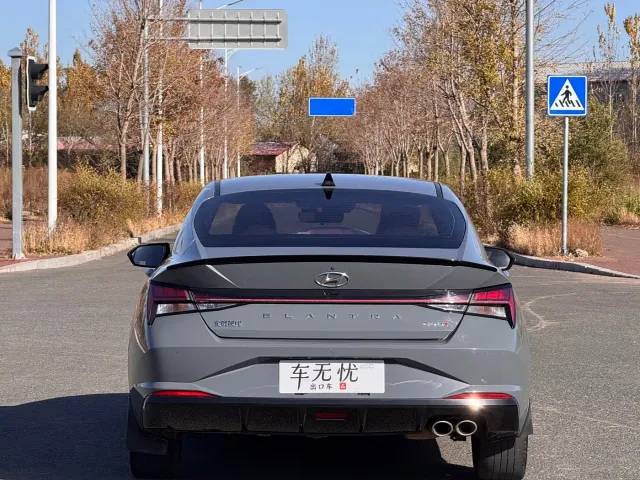 Hyundai Elantra — Фото автомобиля 5