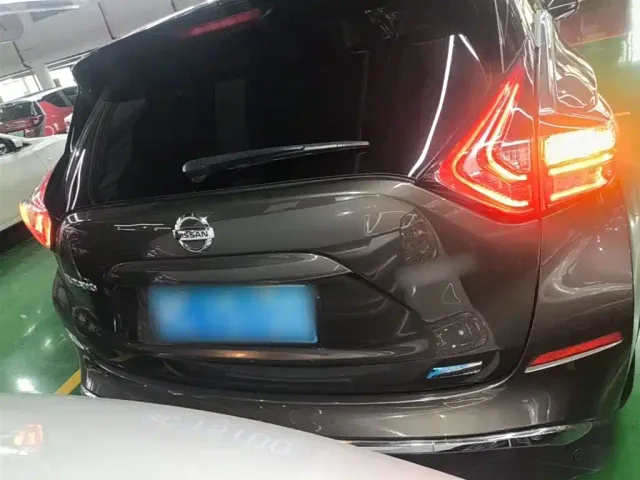 Nissan Murano — Фото автомобиля 5