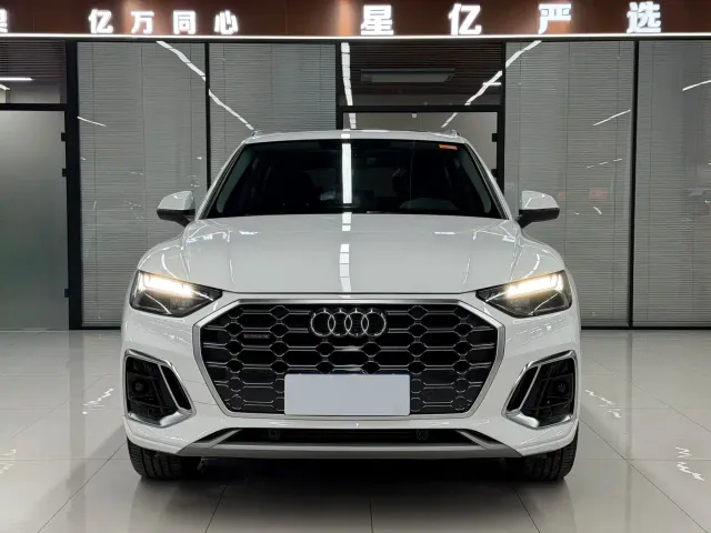 Audi Q5L — Фото автомобиля 2