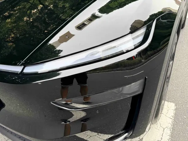 Tesla Model Y — Фото автомобиля 3