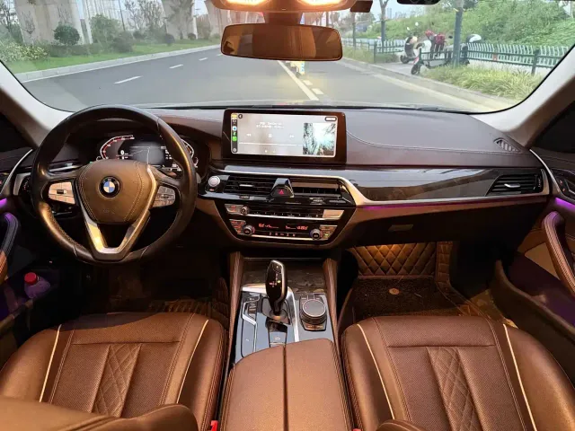 BMW 5 Series — Фото автомобиля 6