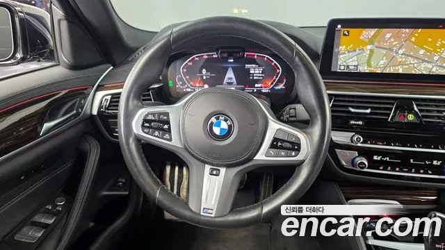 BMW 5-Series — Фото автомобиля 12
