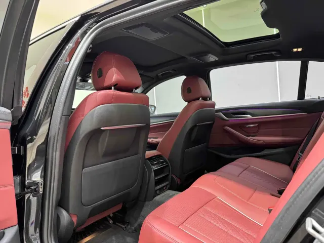 BMW 5 Series — Фото автомобиля 18